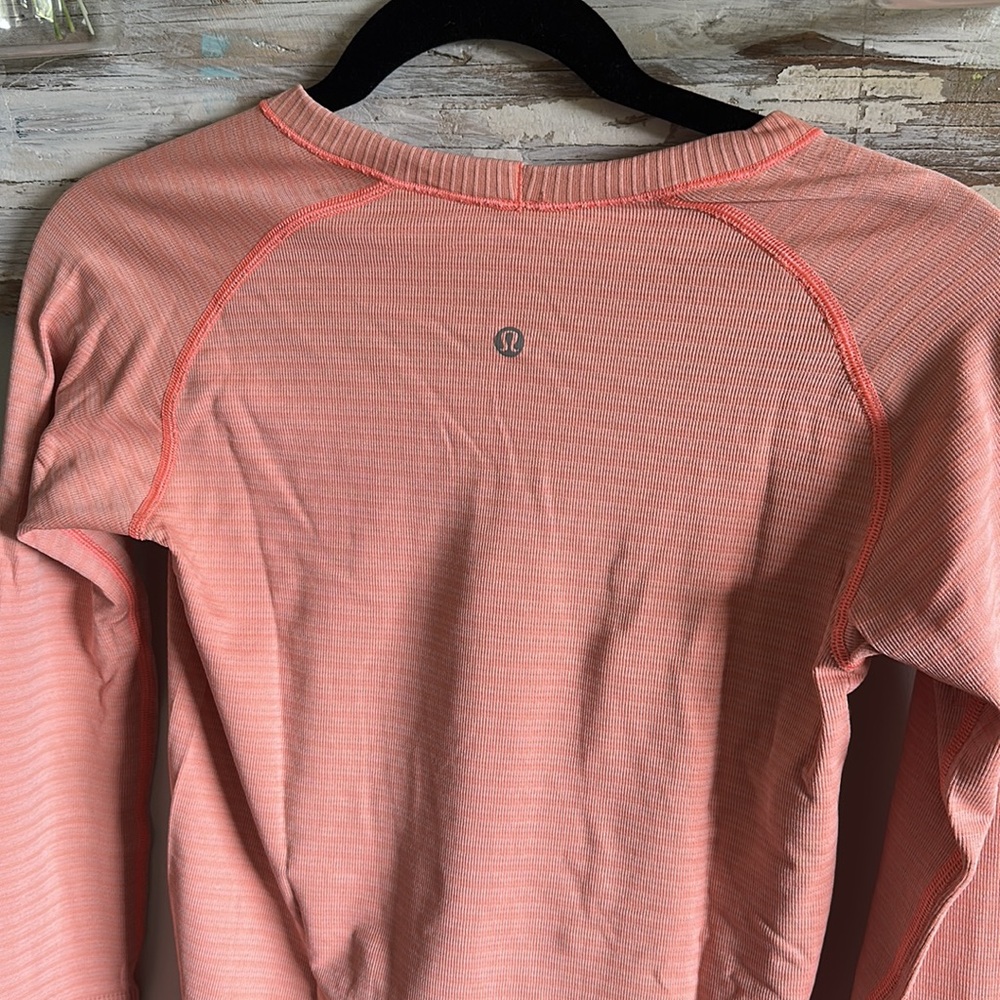 Lululemon long sleeve - Picture 4 of 4
